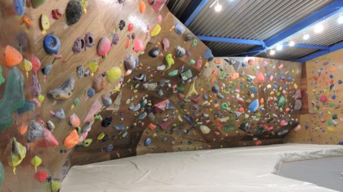 福岡県のクライミング施設「クライミングジム＆ショップ OD1（オーディーワン） 宗像店」